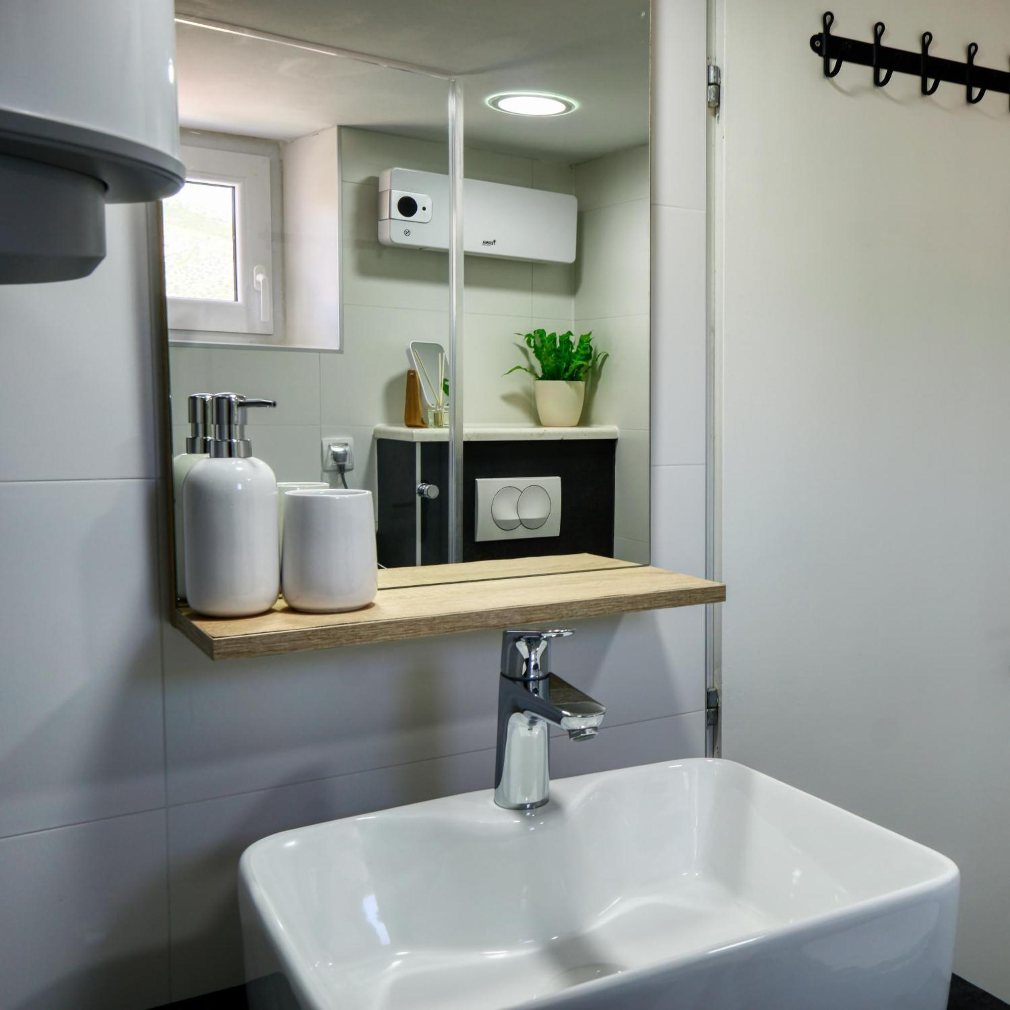 Apartmani Ana 10 Min. Hoda Od Centra Trogira Ngoại thất bức ảnh
