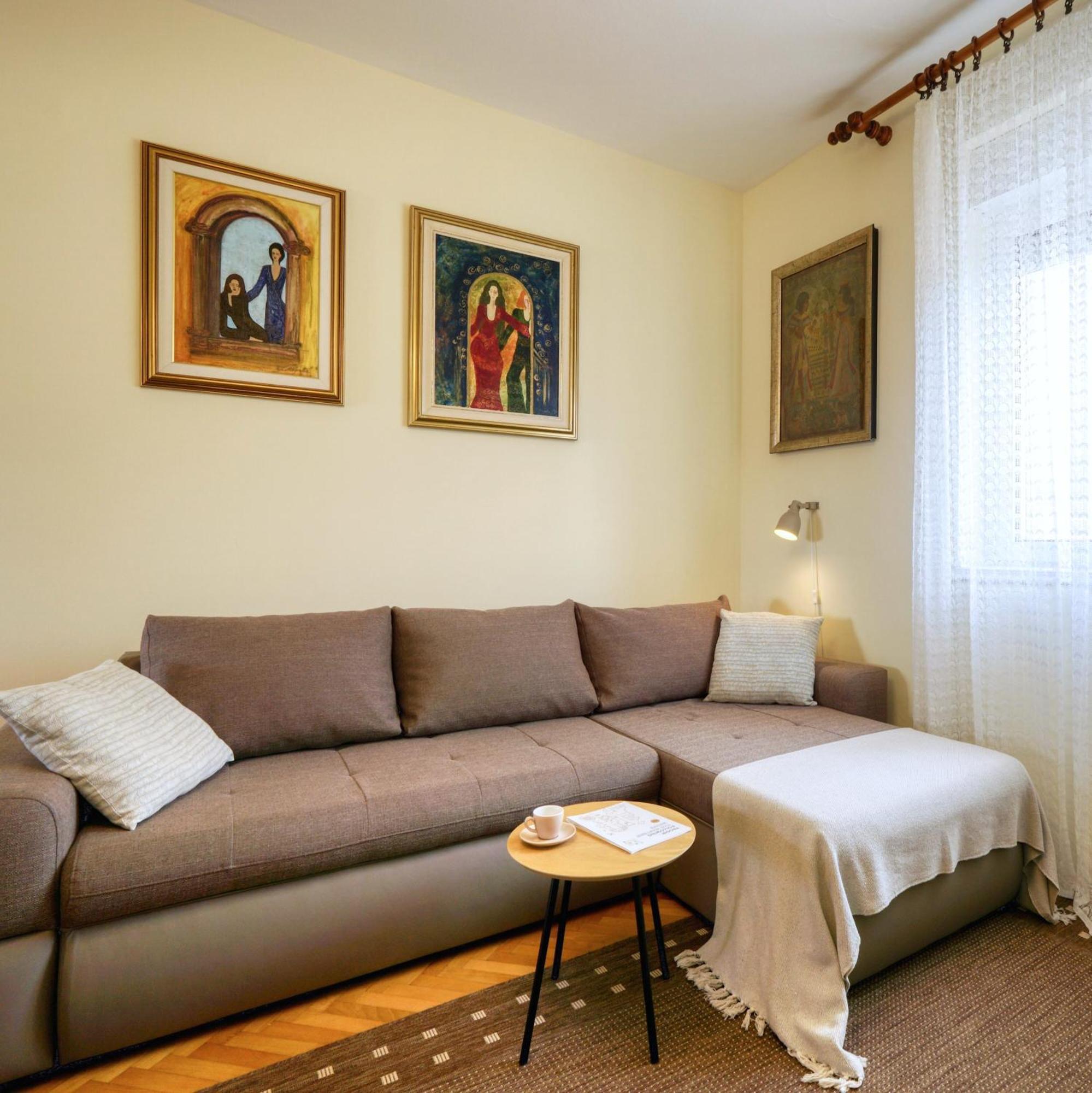 Apartmani Ana 10 Min. Hoda Od Centra Trogira Ngoại thất bức ảnh